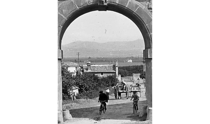 Arco di Porta Furba verso la via Tuscolana anni 1920